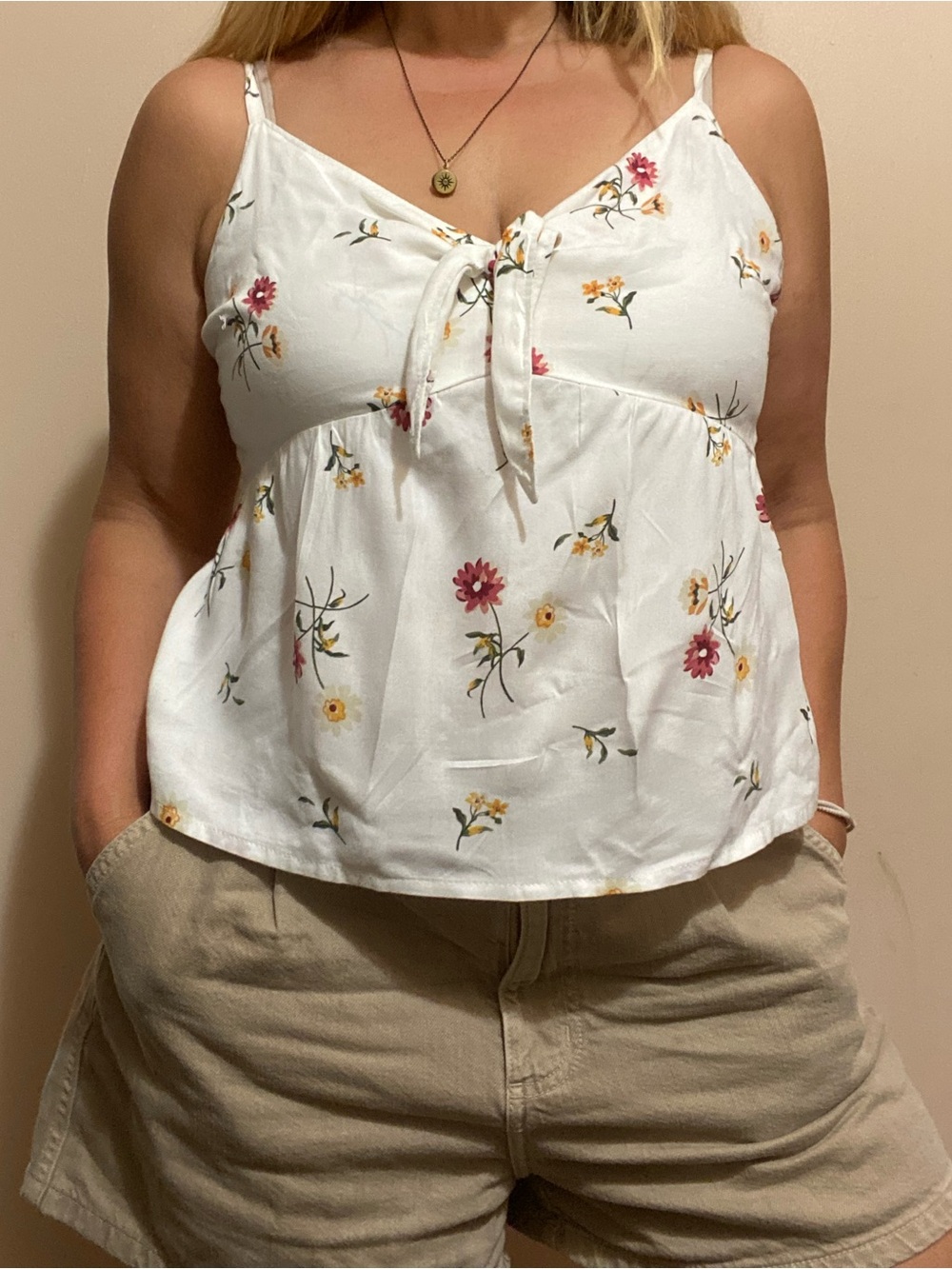 Hollister White Floral Tie-Front Spaghetti Strap Cami size Small (fits Medium)